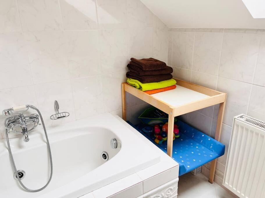 Apartman Se Zahradou 20 Minut Do Centra Prahy Ořech Exterior foto