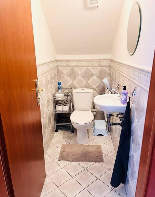 Apartman Se Zahradou 20 Minut Do Centra Prahy Ořech Exterior foto