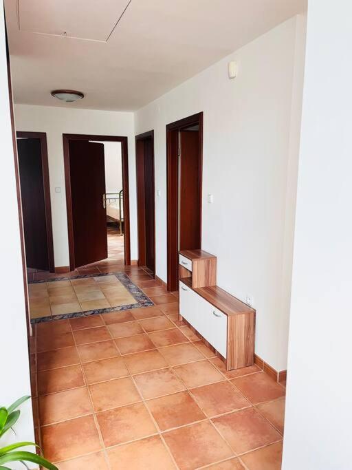 Apartman Se Zahradou 20 Minut Do Centra Prahy Apartment Ořech Exterior foto